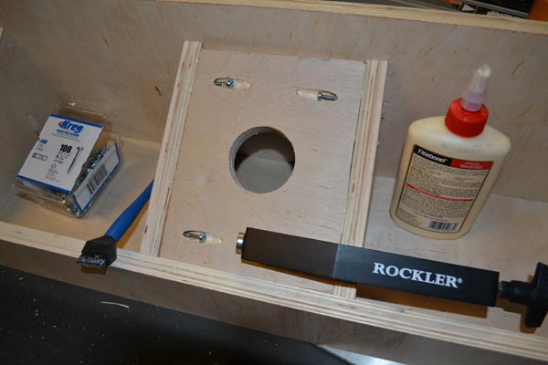 Router Table Fence step_3_dust_port