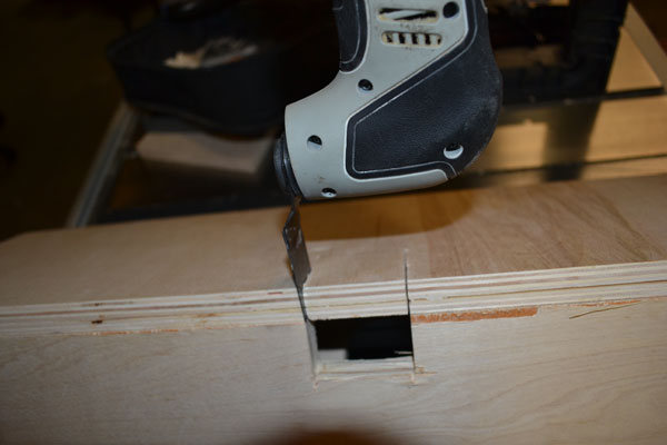 Router Table Fence step_4_cut_hole