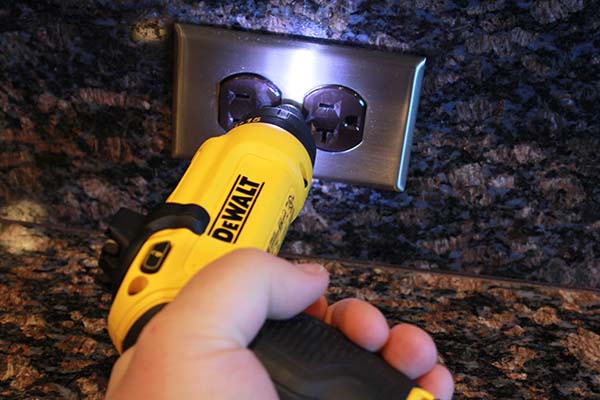 DEWALT Gyroscopic Screwdriver