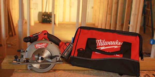 Milwaukee M18 FUEL Circular Saw Kit