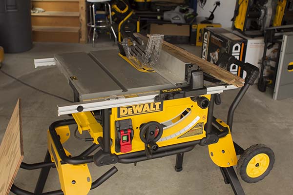 DEWALT DWE7491RS Table Saw