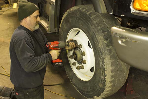 Milwaukee 2763-22 Impact Wrench Dump Truck