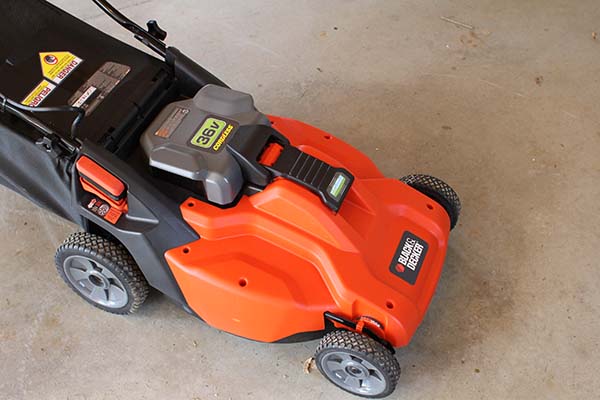 Black and Decker Test & Review - Cordless 36V Battery Lawn Mower 