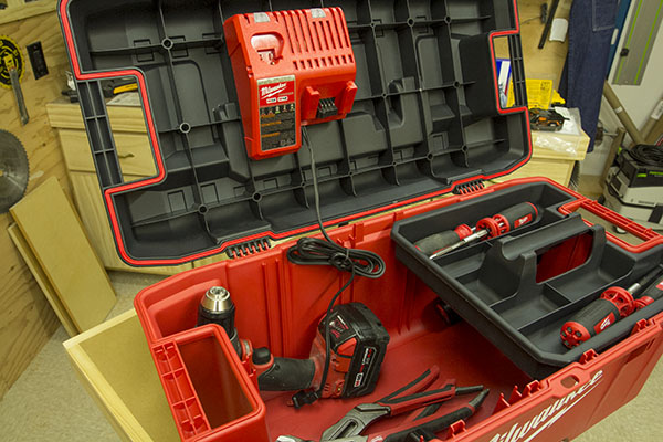 Milwaukee 26 in Jobsite Portable Work Tool Box Power Tools Storage Lockable Lid 
