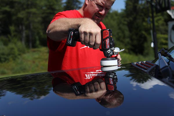 Todd Fratzel Using Milwaukee M12 Polischer