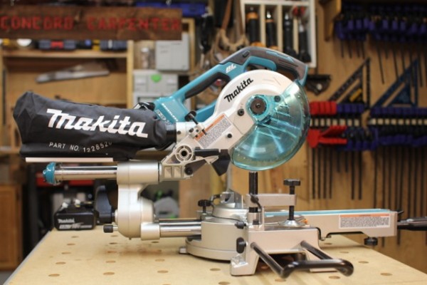 Makita XSL02Z Cordless 7-1/2" Dual Slide Compound Miter Saw