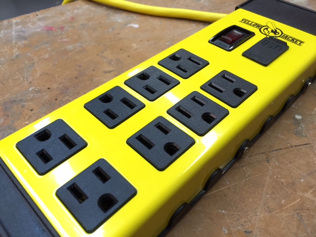 Yellow Jacket 8-Outlet Metal Power Block 5248