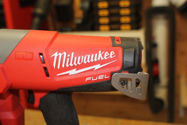 Milwaukee 16 GA Angled Cordless Finish Nailer 2742-21CT