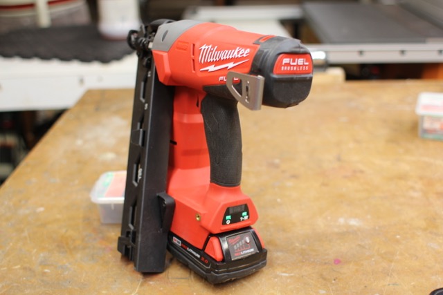 Milwaukee 16 GA Angled Cordless Finish Nailer 2742-21CT Tool Box Buzz Tool  Box Buzz