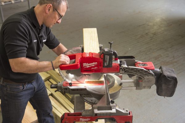 Milwaukee M18 Miter Saw