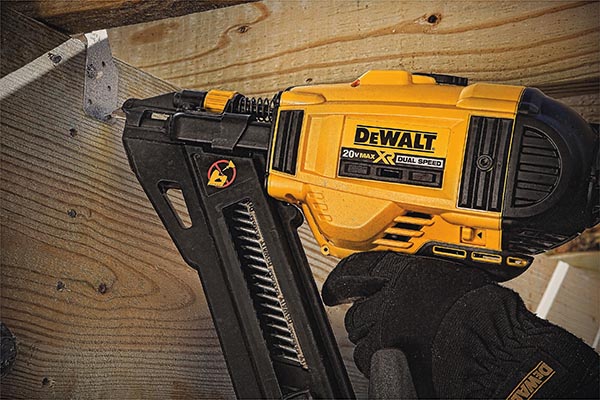 DEWALT Cordless 20V MAX Metal Connector Nailers