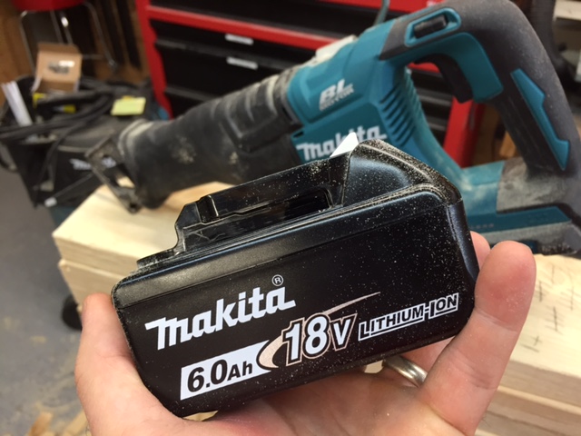 Scie sabre 18V Li-ion (2x3,0 Ah) - MAKITA DJR186RFE