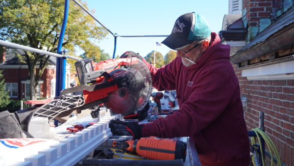 Milwaukee M18 Fuel Dual Bevel Sliding Compound Miter Saw