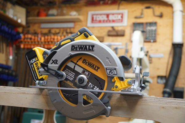 DEWALT 7-1/4