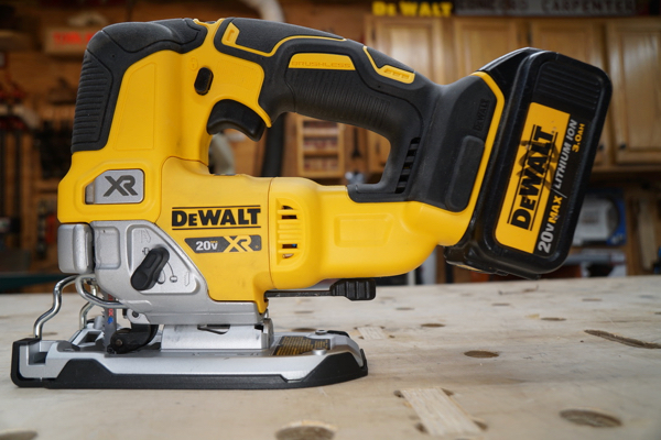 Dewalt DCS331 18V XR Jigsaw with DS300 Case & 20 Piece Wood & Metal Blade Set