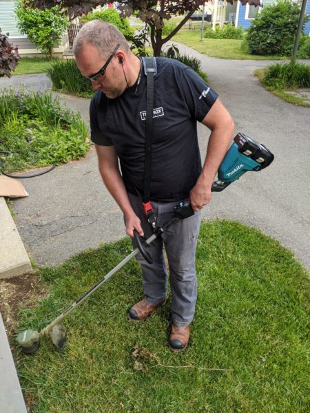 makita battery powered weed eater