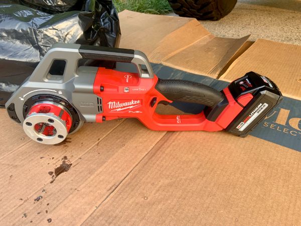 Milwaukee M18 FUEL Compact Pipe Threader