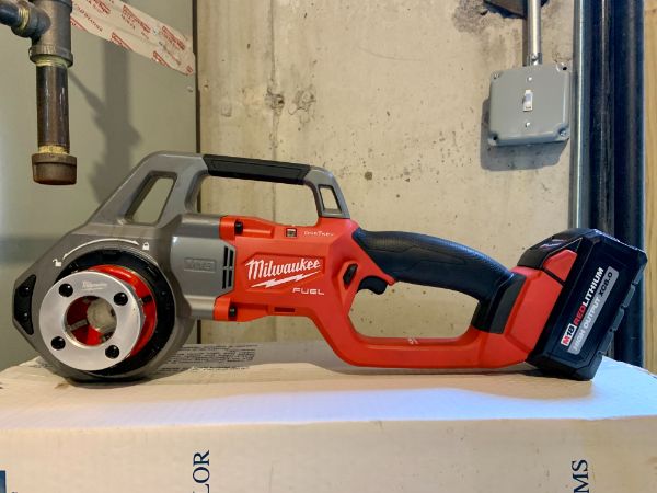 Milwaukee M18 FUEL Compact Pipe Threader