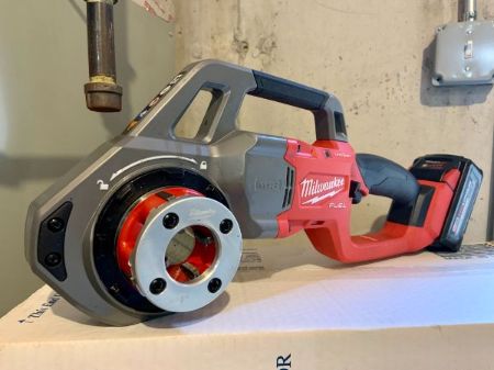 Milwaukee M18 FUEL Compact Pipe Threader Review
