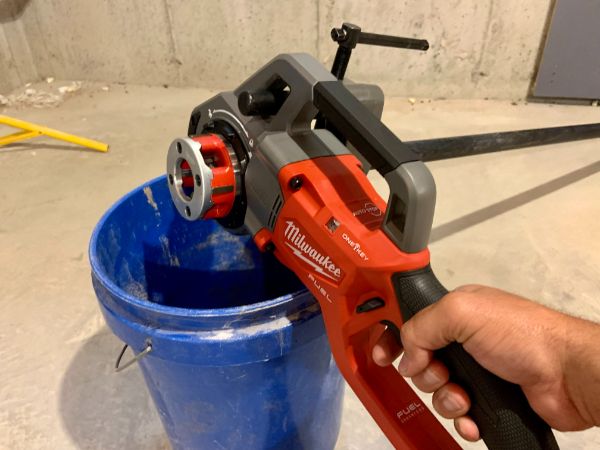 Milwaukee M18 FUEL Compact Pipe Threader